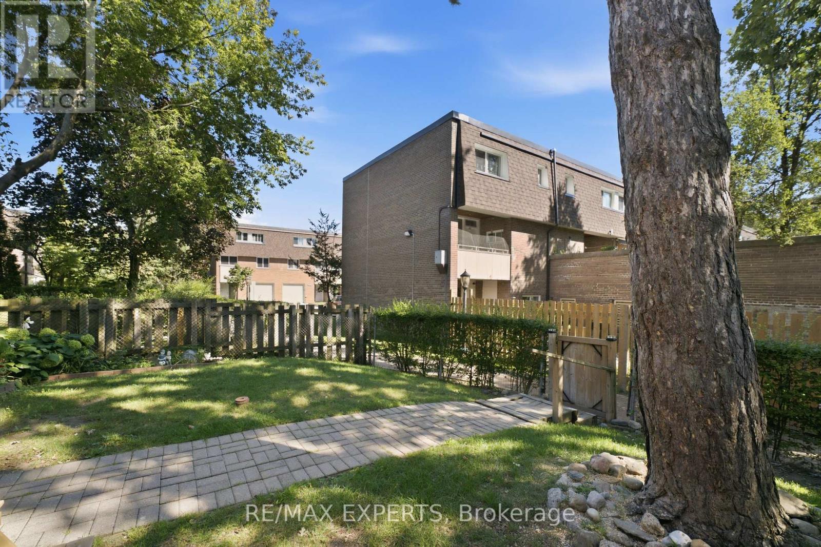 853 - 30 Tandridge Crescent, Toronto, Ontario  M9W 2P2 - Photo 38 - W13755242