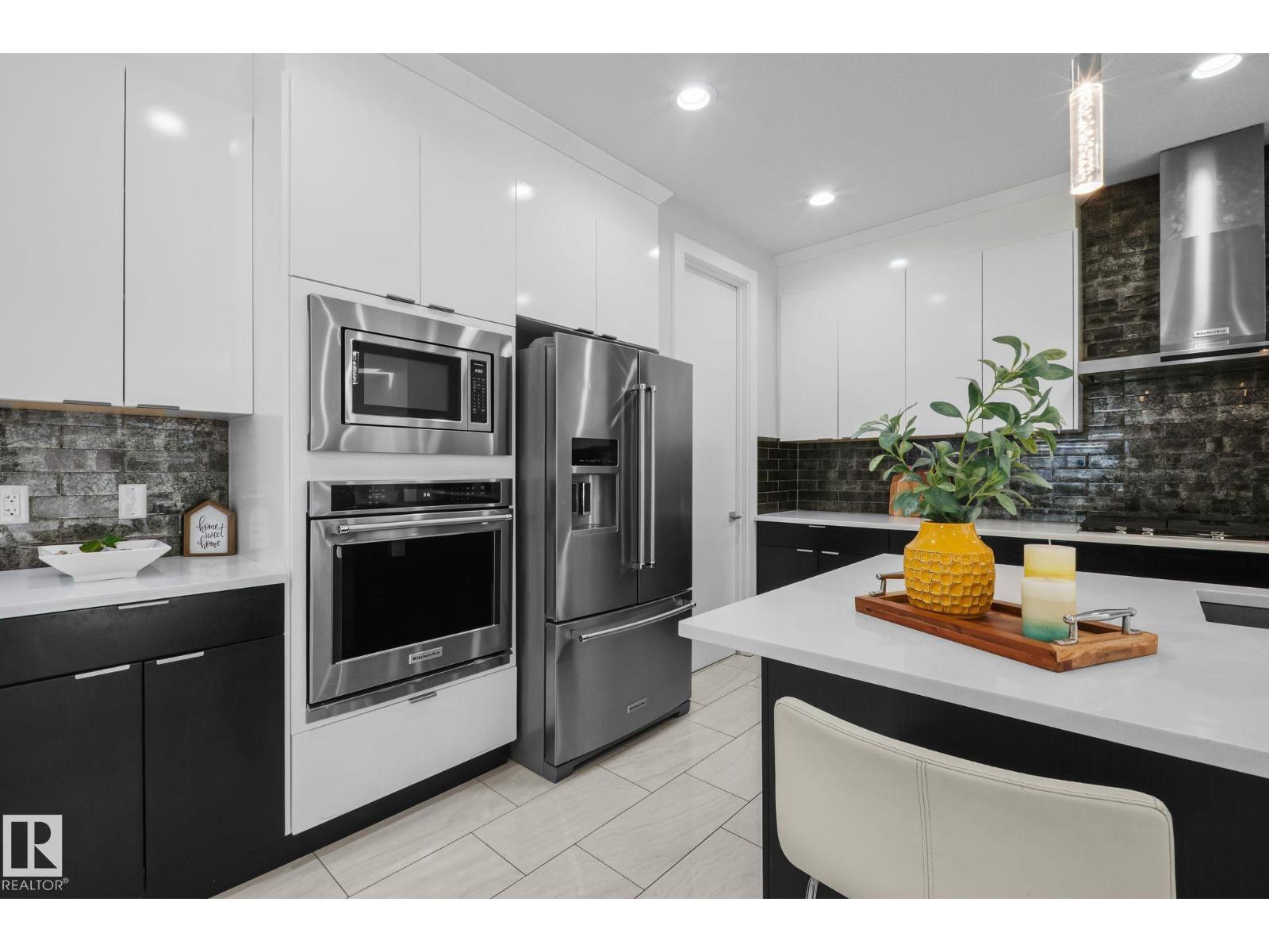 2019 Ware RD NW, Edmonton, Alberta