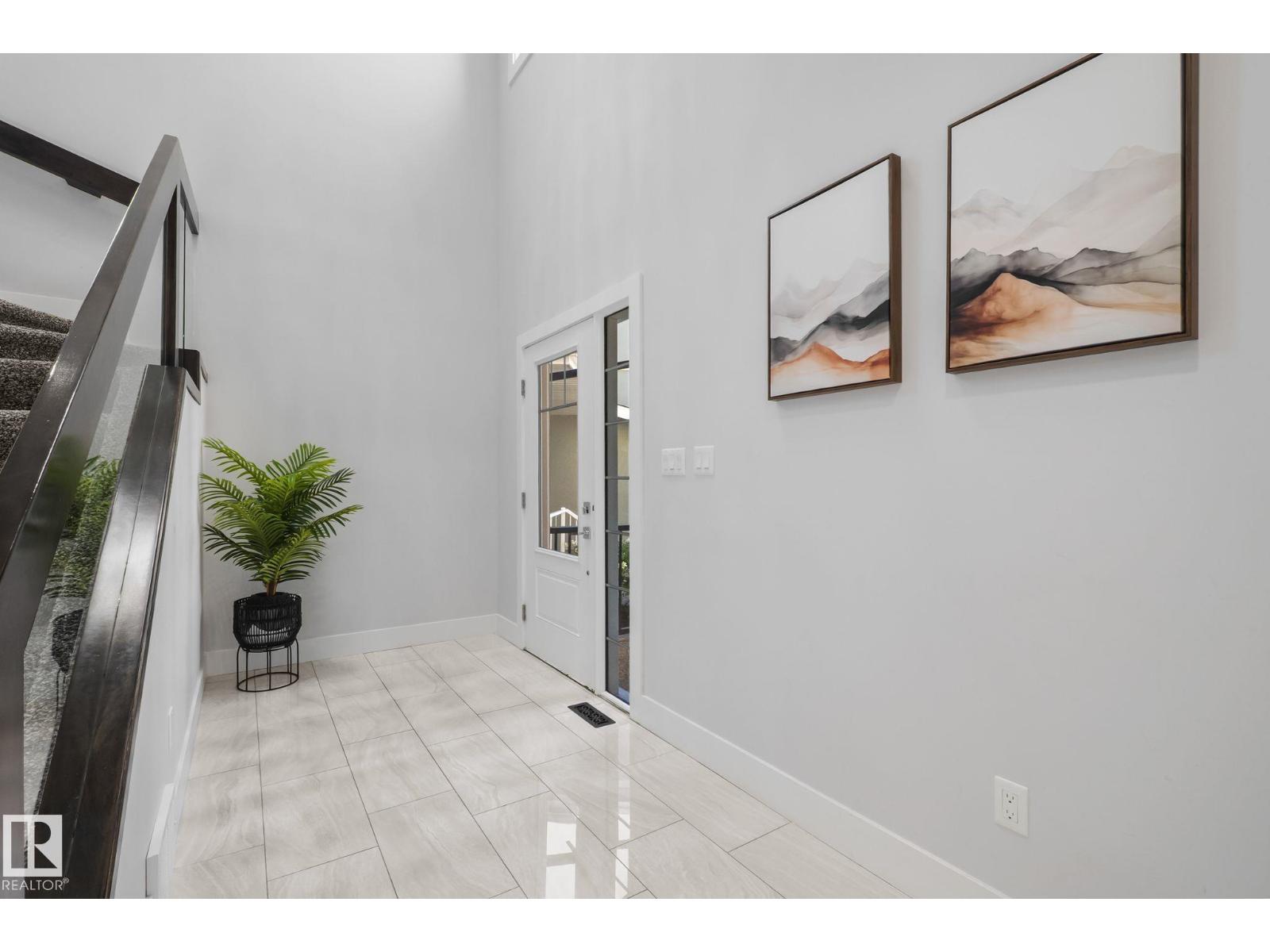 2019 Ware Rd NW, Edmonton, Alberta  T6W 3G5 - Photo 3 - E4507532