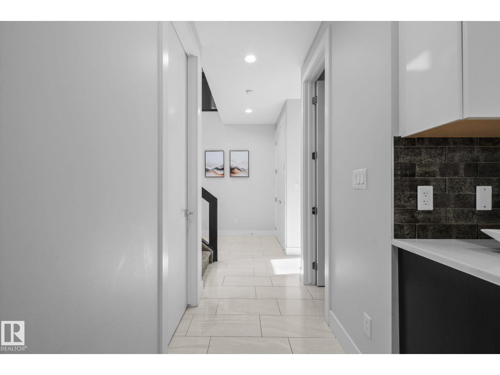 2019 Ware Rd NW, Edmonton, Alberta  T6W 3G5 - Photo 6 - E4507532