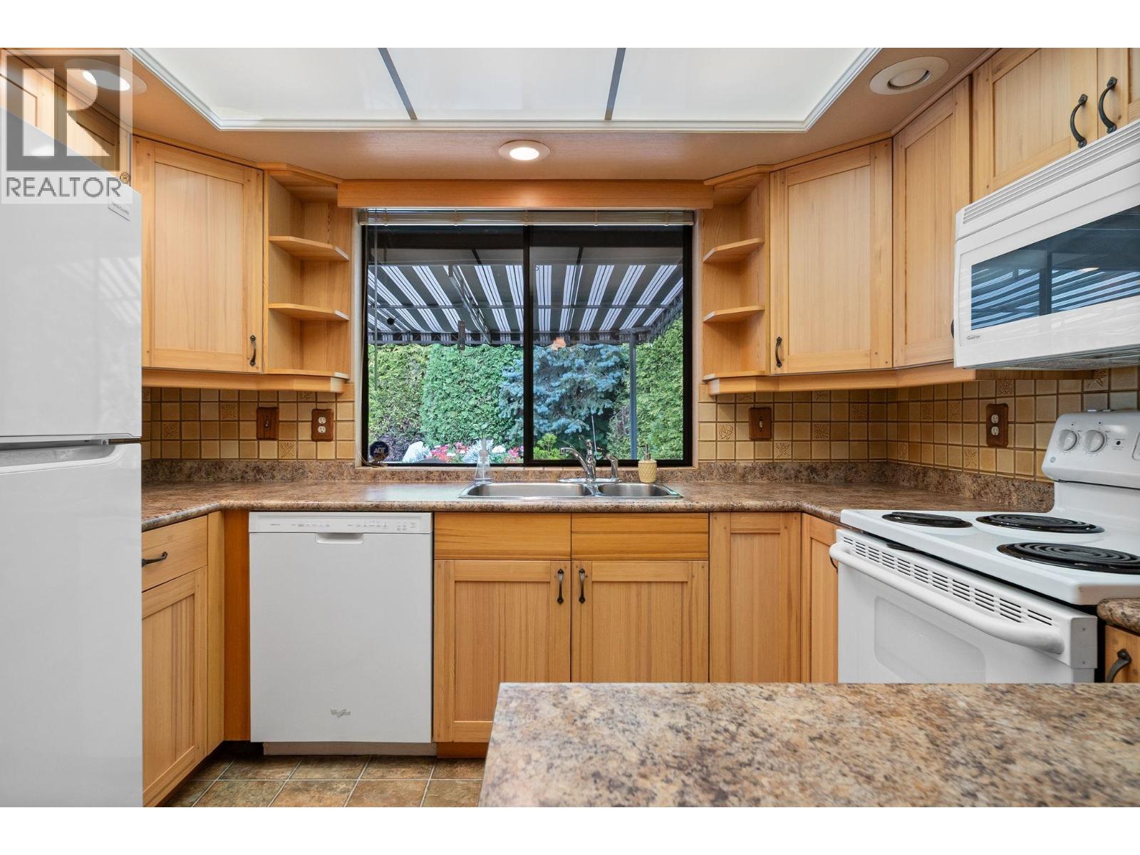 6631 Chelmsford Street, Richmond, British Columbia  V7C 4J1 - Photo 9 - R3162029