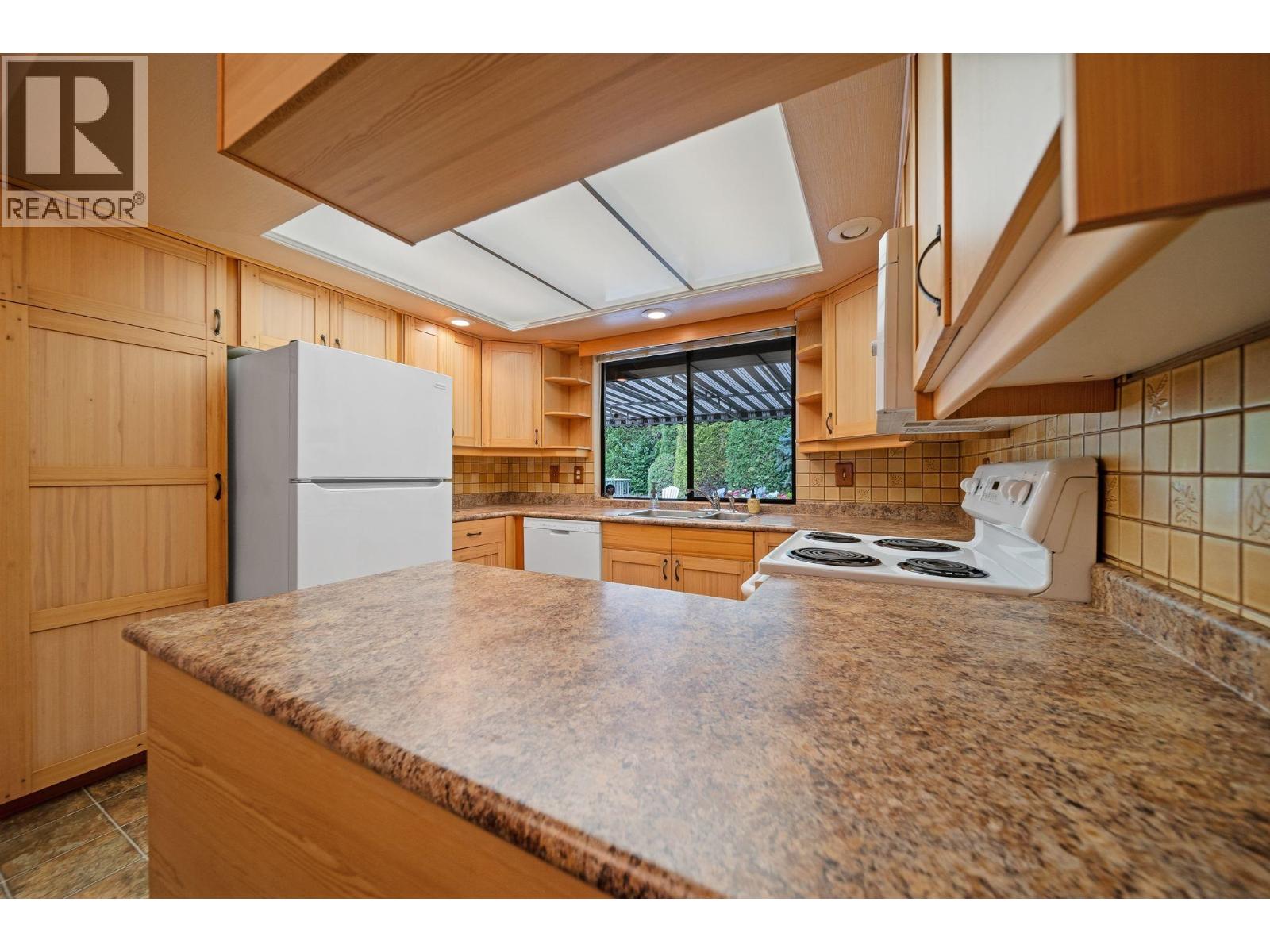 6631 Chelmsford Street, Richmond, British Columbia  V7C 4J1 - Photo 10 - R3162029