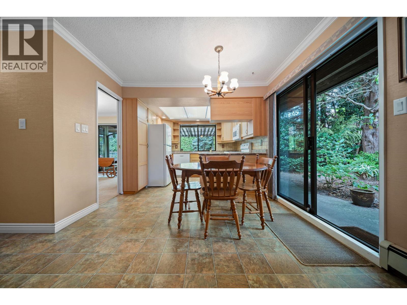 6631 Chelmsford Street, Richmond, British Columbia  V7C 4J1 - Photo 11 - R3162029