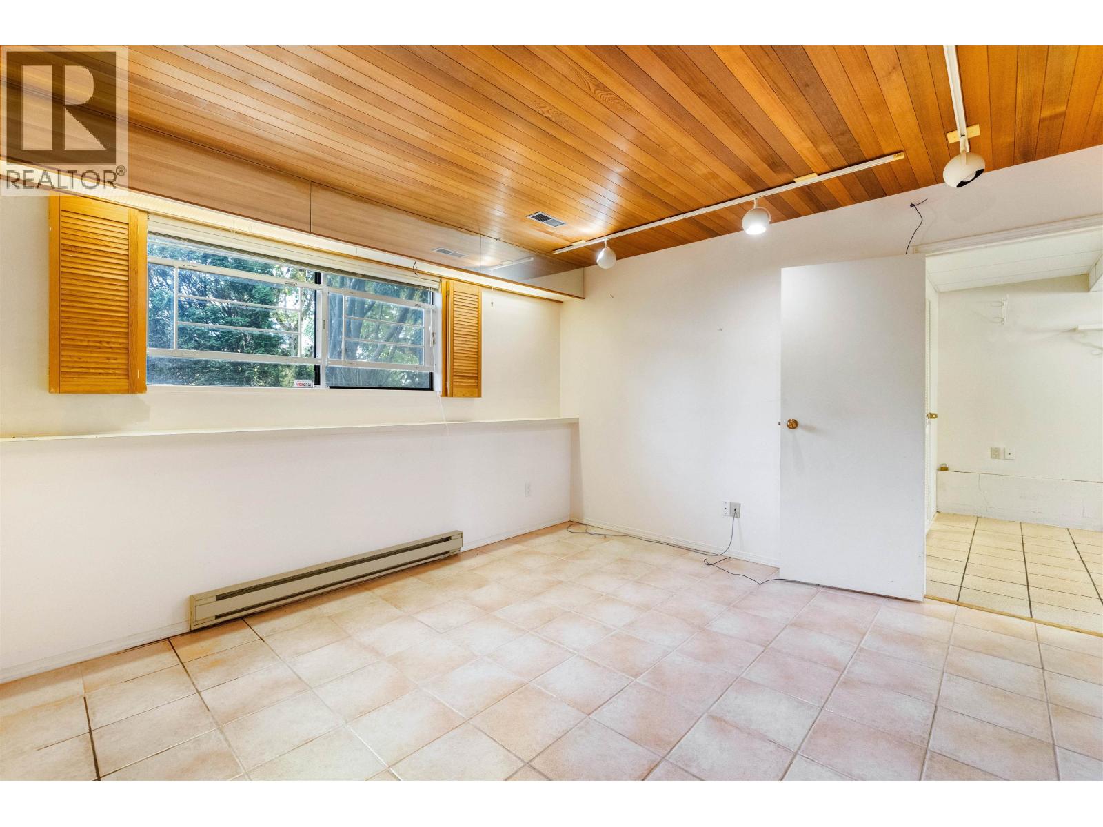 2019 Paulus Crescent, Burnaby, British Columbia  V5A 2M2 - Photo 30 - R3158018