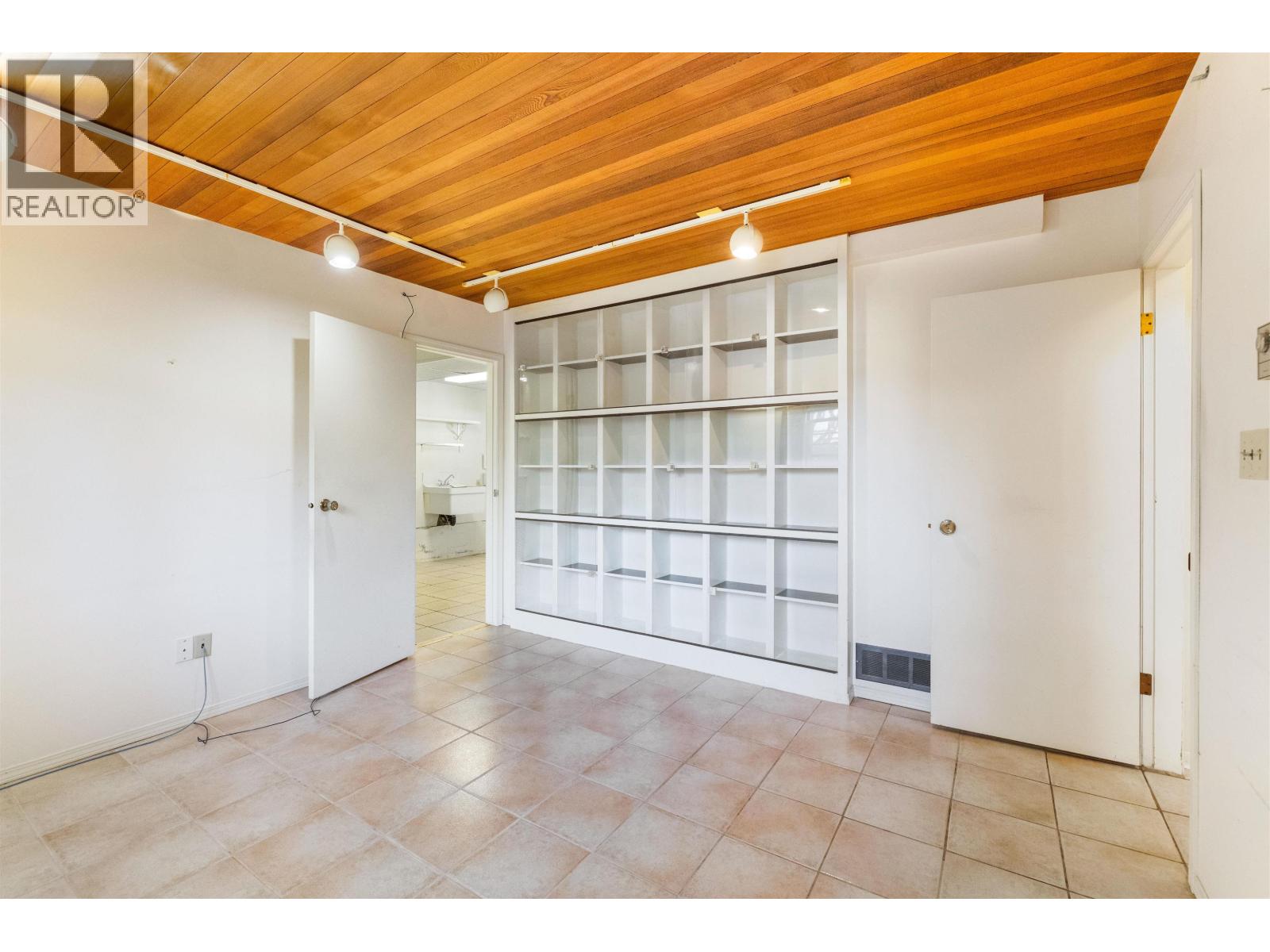 2019 Paulus Crescent, Burnaby, British Columbia  V5A 2M2 - Photo 27 - R3158018