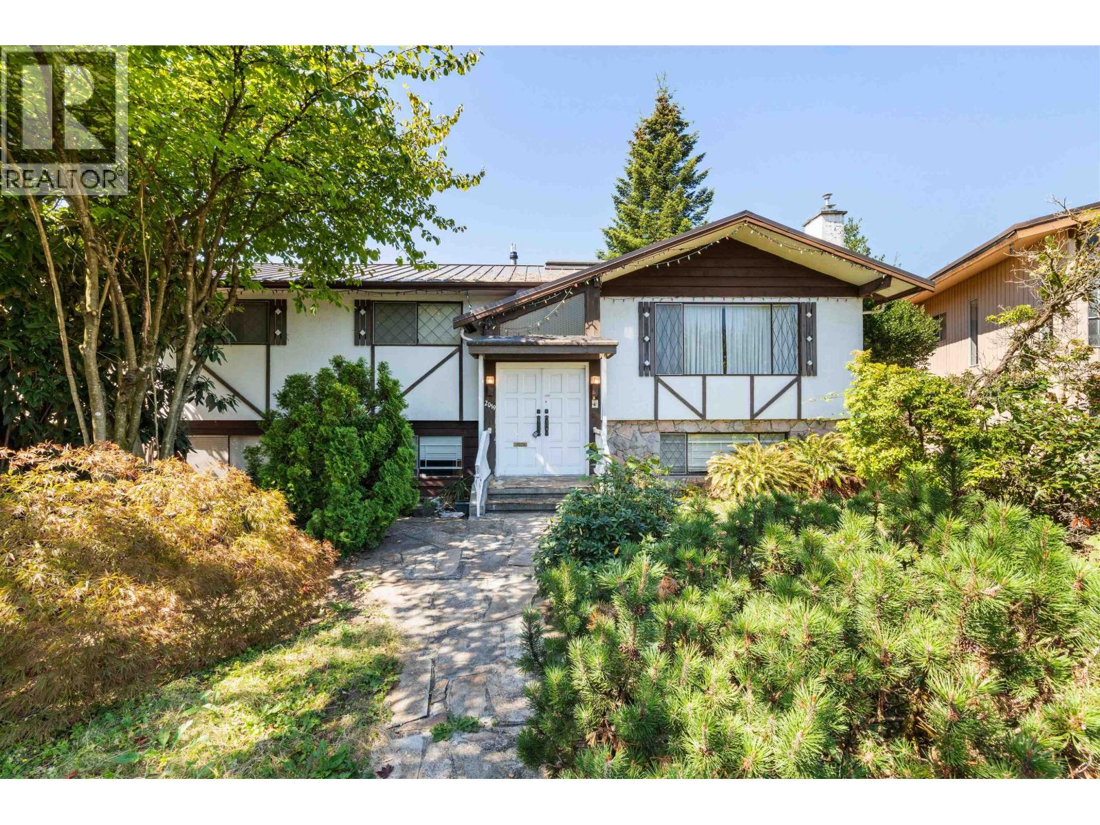 2019 PAULUS CRESCENT, burnaby, British Columbia