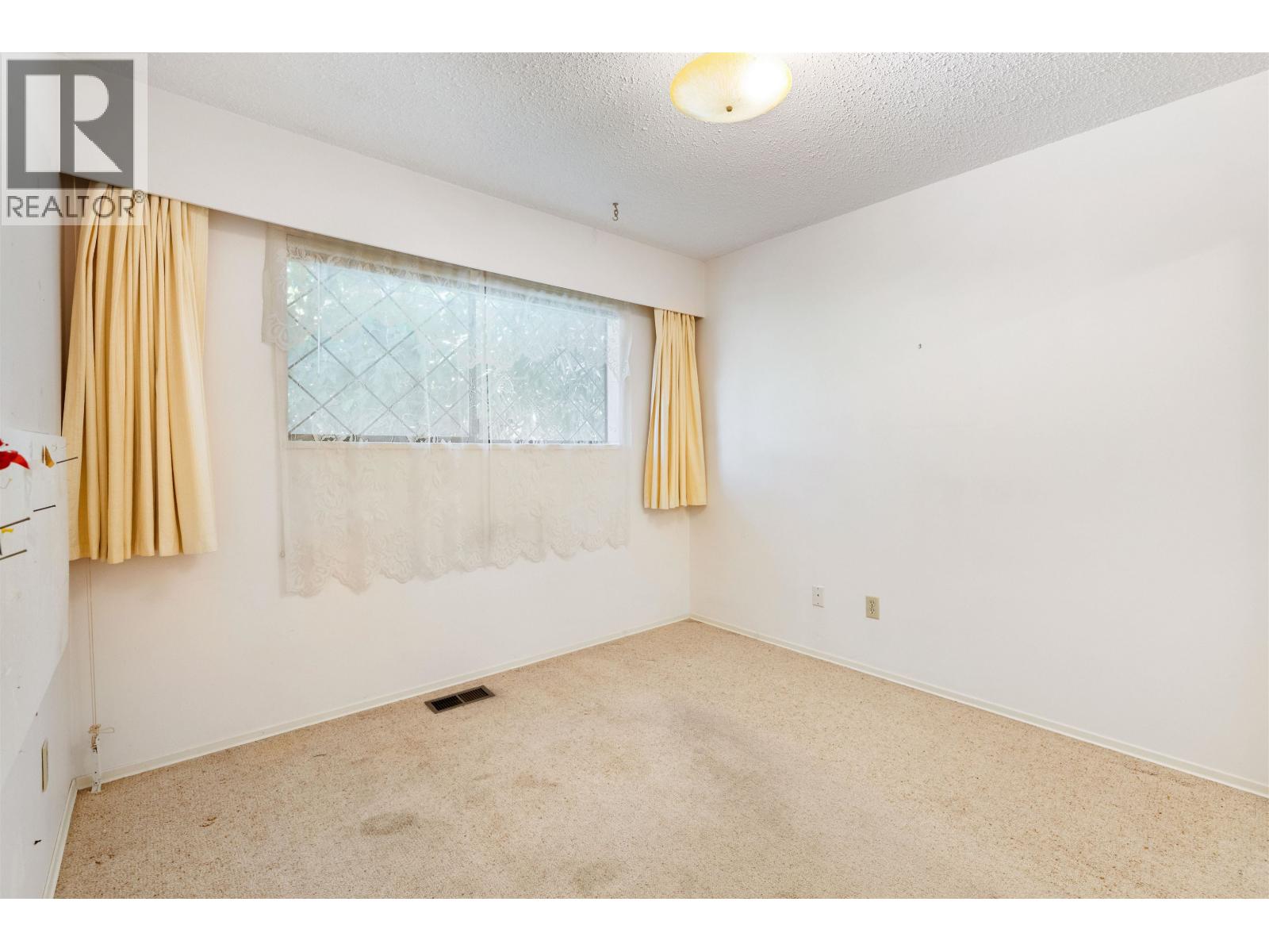 2019 Paulus Crescent, Burnaby, British Columbia  V5A 2M2 - Photo 18 - R3158018