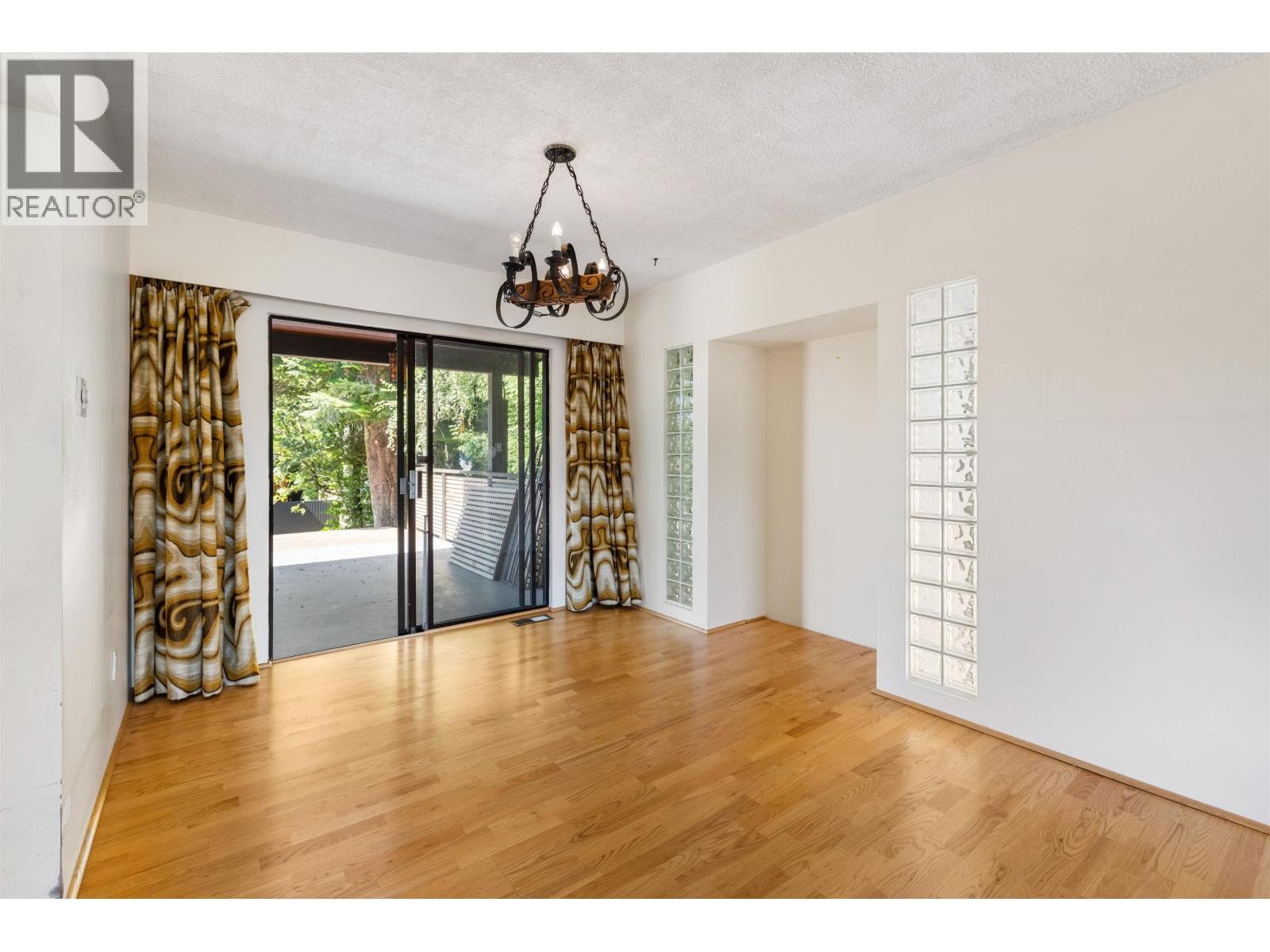 2019 Paulus Crescent, Burnaby, British Columbia  V5A 2M2 - Photo 16 - R3158018