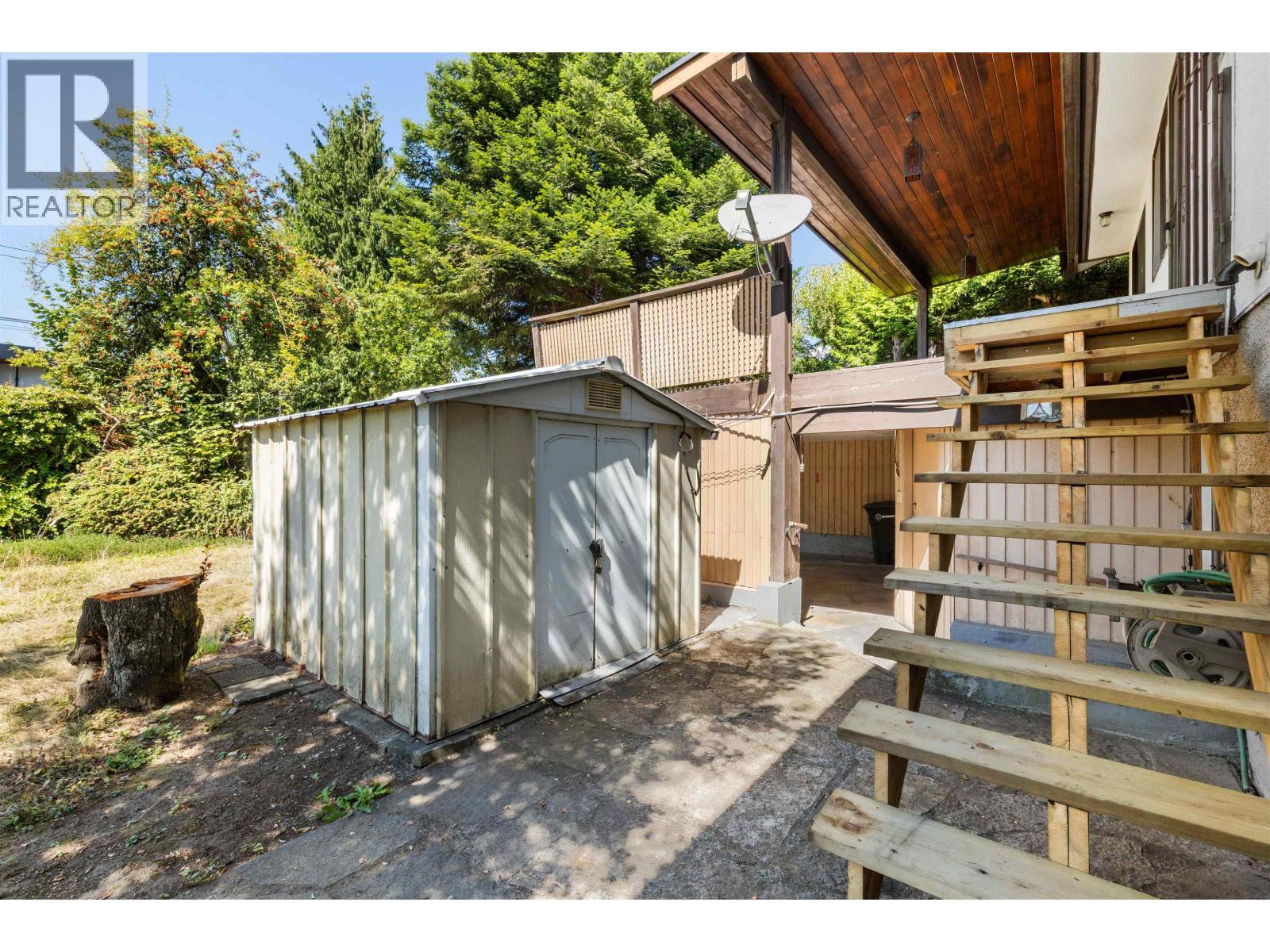 2019 Paulus Crescent, Burnaby, British Columbia  V5A 2M2 - Photo 36 - R3158018