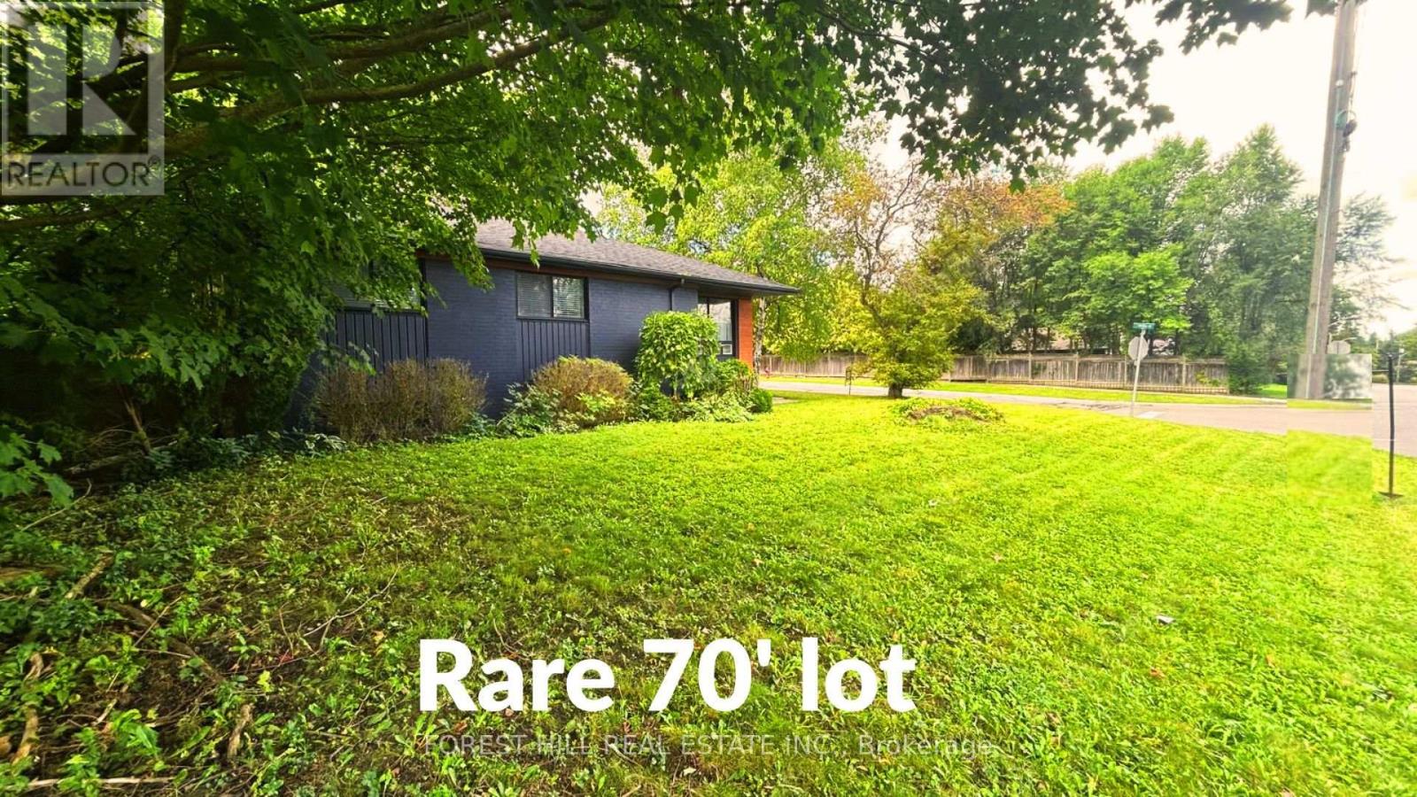 1 Willis Drive, Aurora, Ontario  L4G 2J8 - Photo 4 - N13754918