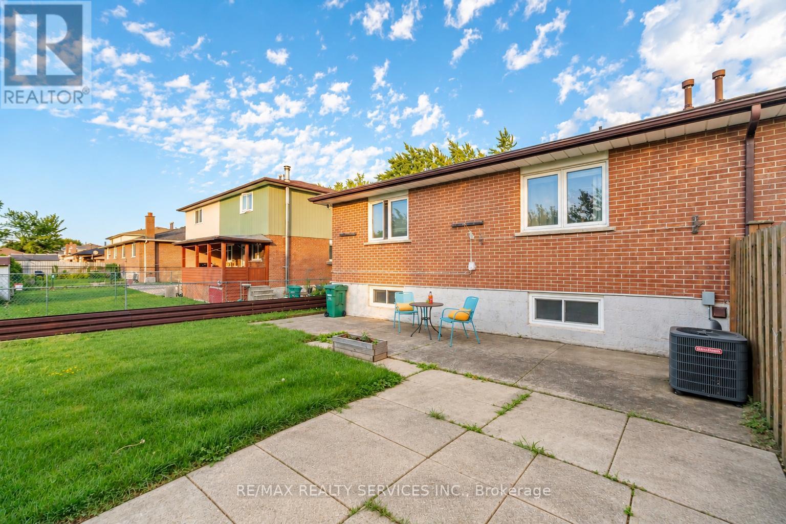 3344 Chipley Crescent, Mississauga, Ontario  L4T 2E2 - Photo 23 - W13754882