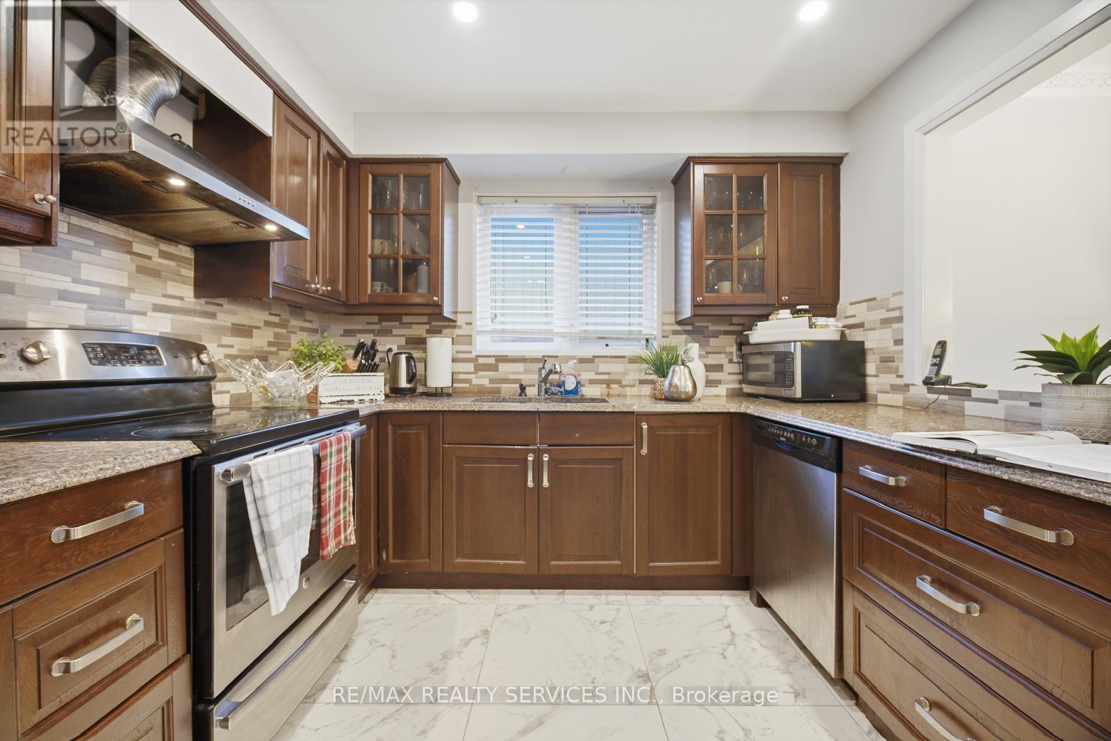 3344 Chipley Crescent, Mississauga, Ontario  L4T 2E2 - Photo 11 - W13754882