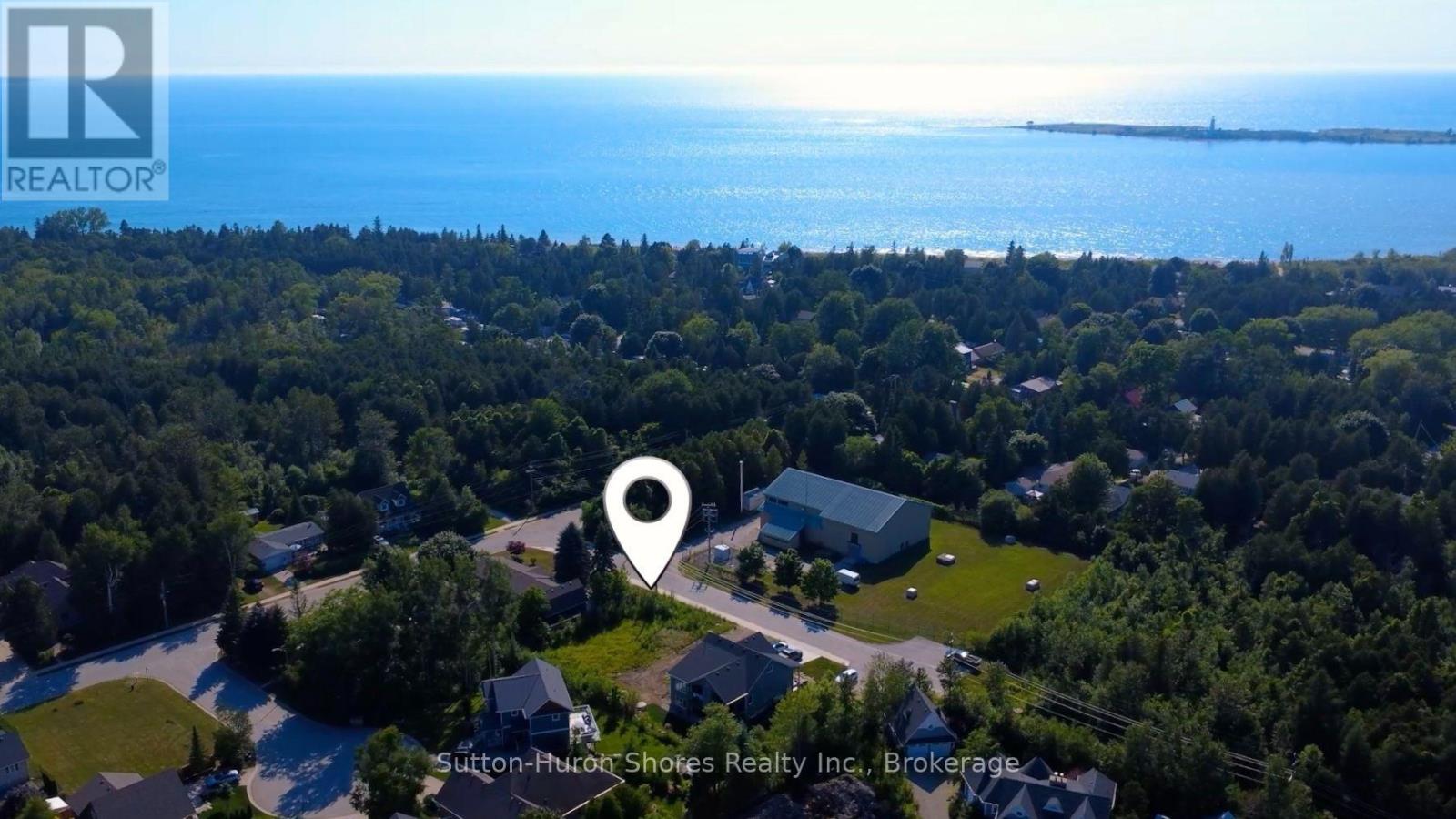 286 Grosvenor Street S, Saugeen Shores, Ontario  N0H 2L0 - Photo 1 - X13471996