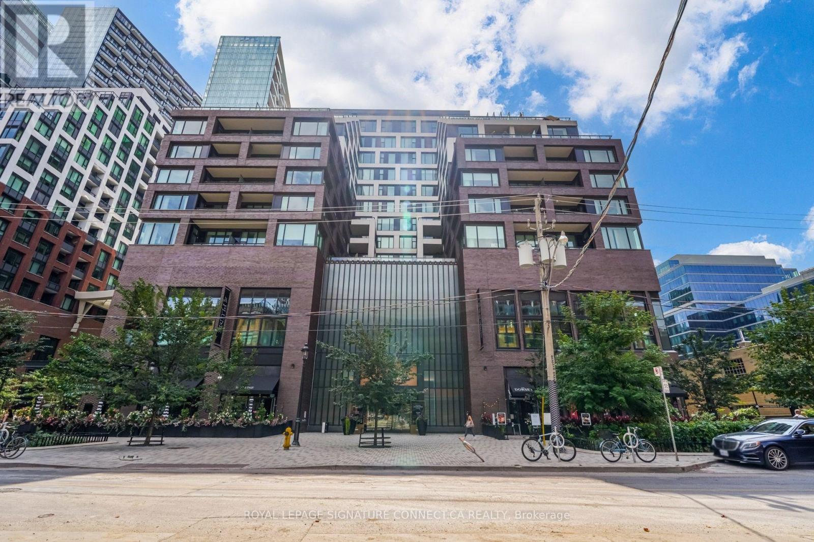 402 - 455 WELLINGTON STREET W, Toronto, Ontario