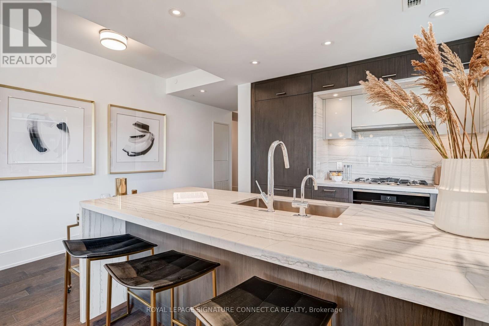 402 - 455 Wellington Street W, Toronto, Ontario  M5J 2R2 - Photo 14 - C13728184
