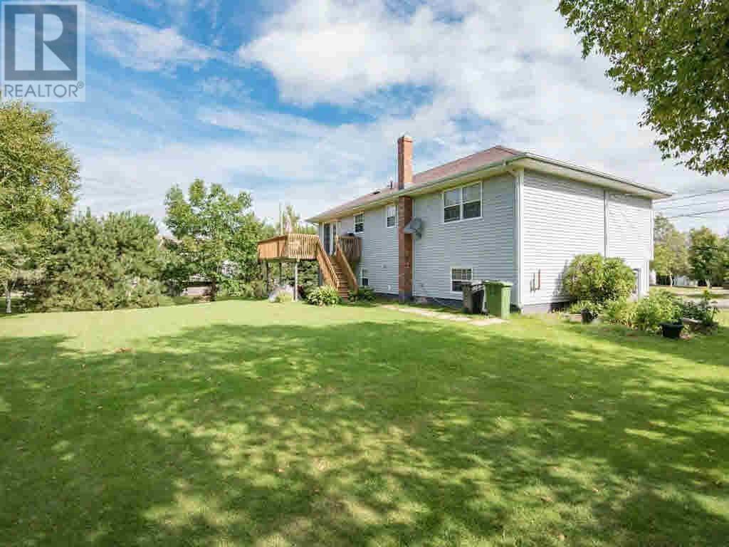 47 Anne Crescent, Stratford, Prince Edward Island  C1B 1M8 - Photo 2 - 202622654