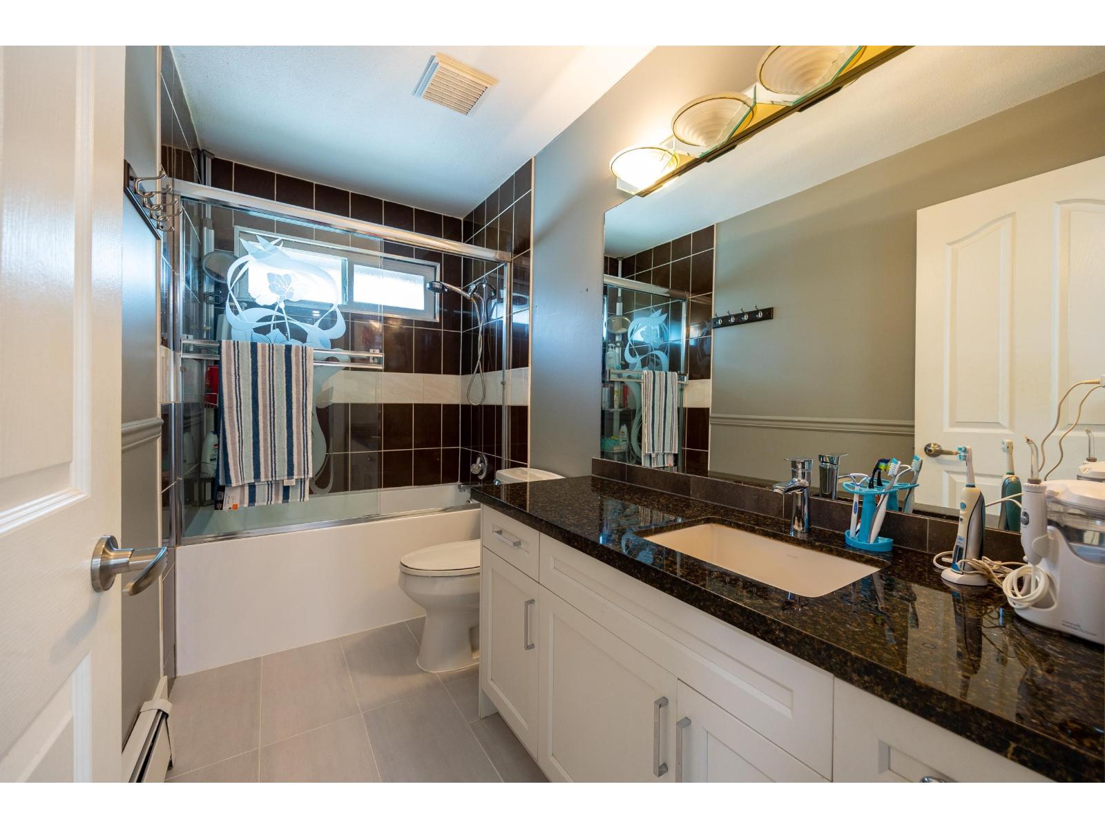 18139 Claytonwood Crescent, Surrey, British Columbia  V3S 7T5 - Photo 8 - R3162297