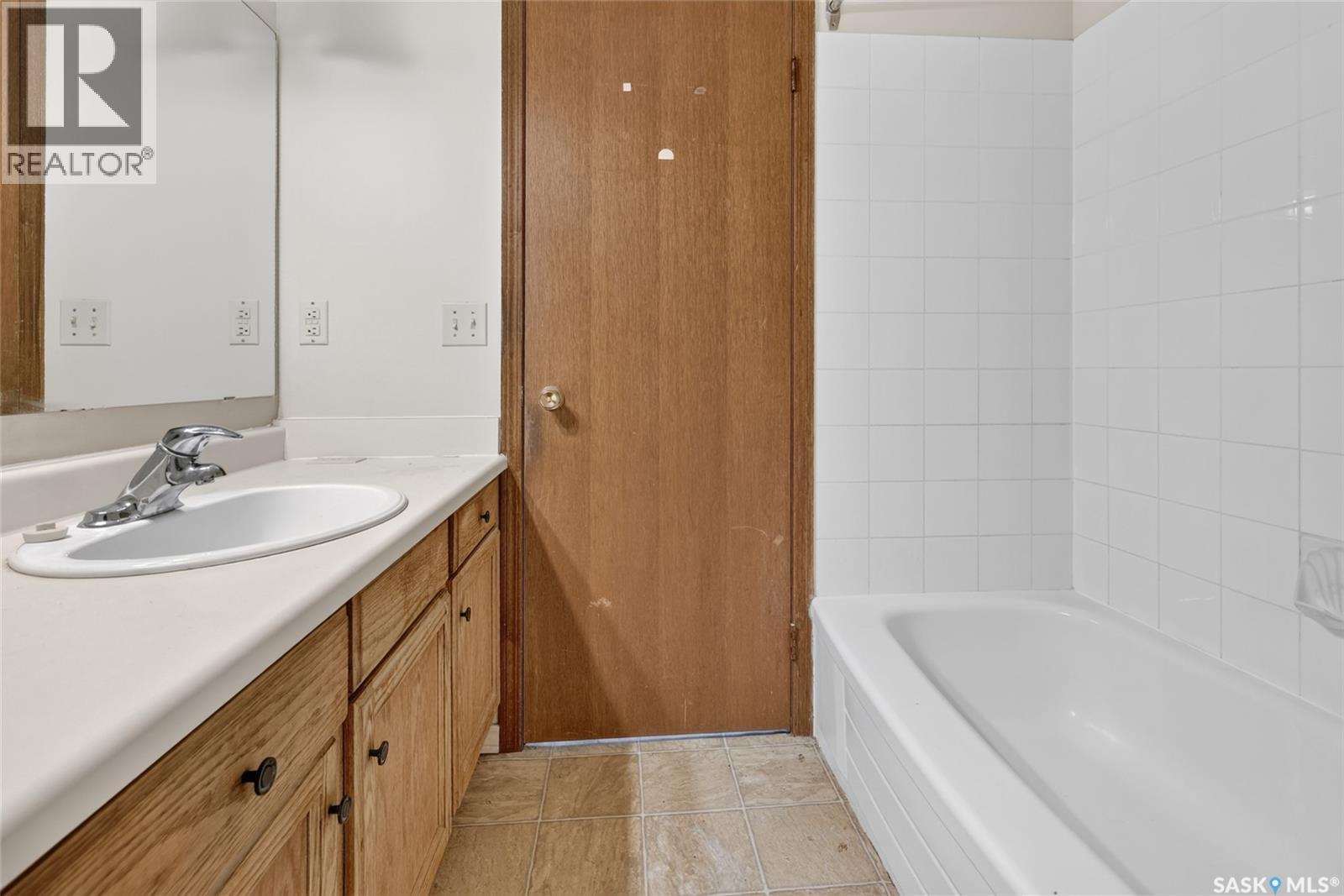 223-225 Wakabayashi Way, Saskatoon, Saskatchewan  S7K 7M4 - Photo 26 - SK047401