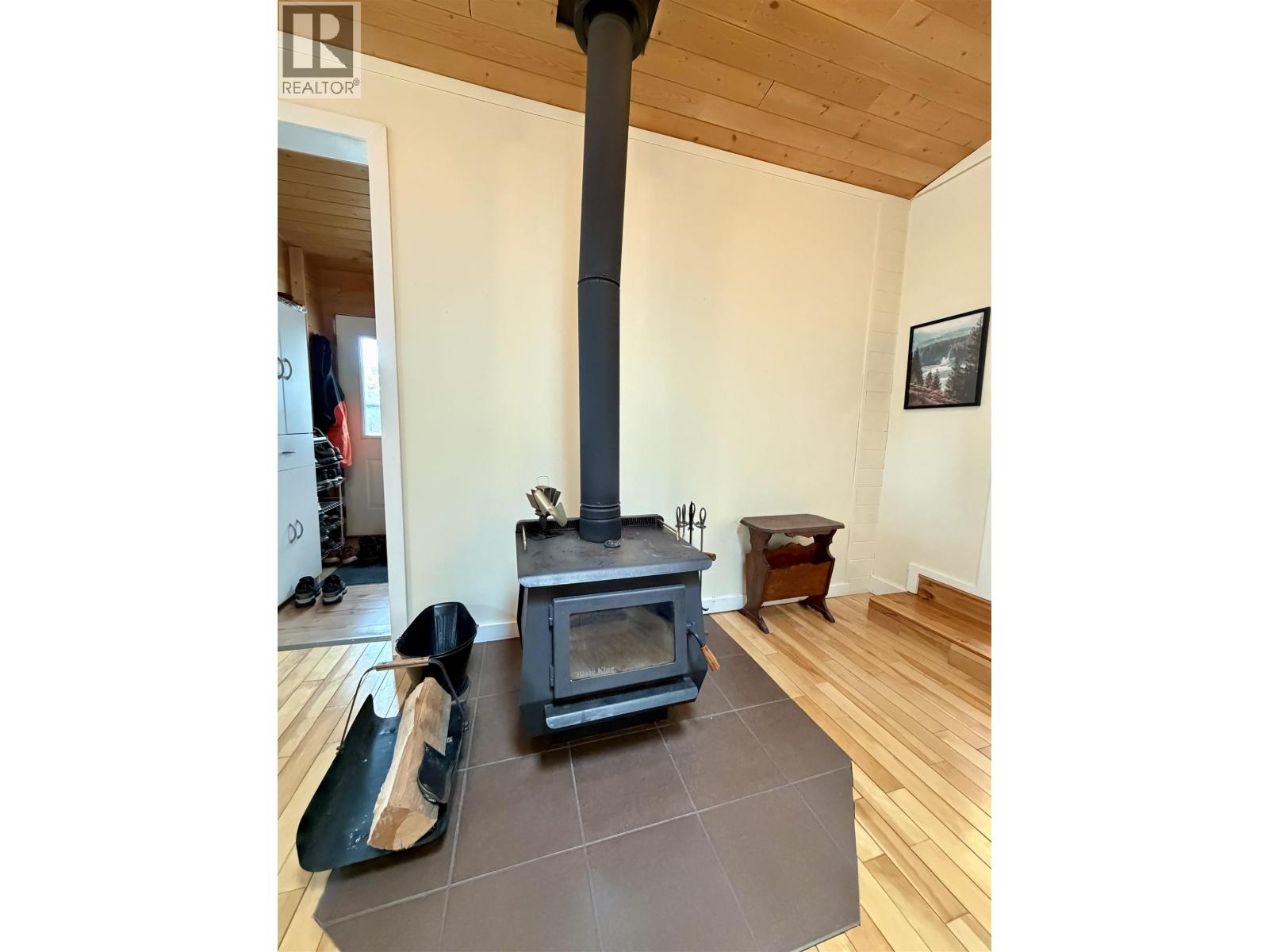 4729 Kitwanga Drive, 108 Mile Ranch, British Columbia  V0K 2Z0 - Photo 8 - R3162278
