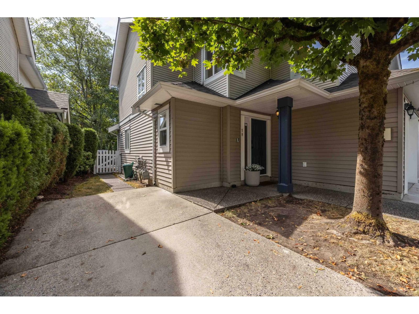18 6513 200 Street, Langley, British Columbia  V2Y 2V7 - Photo 2 - R3162028