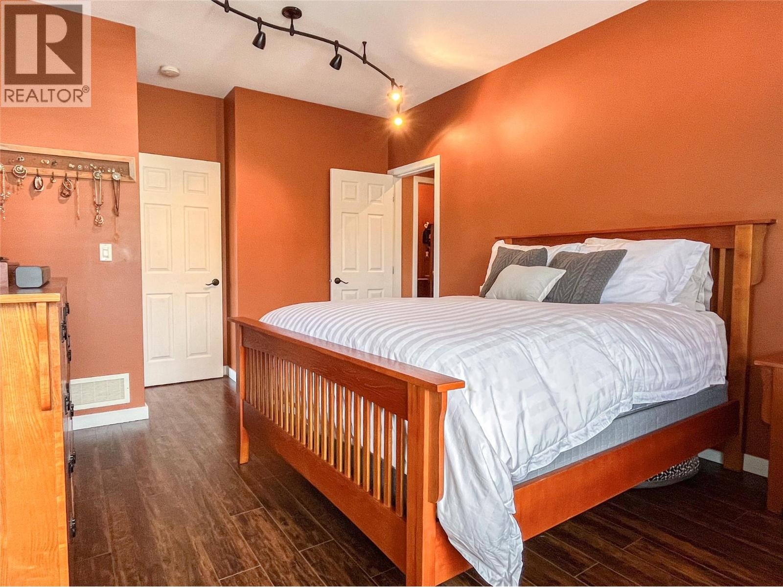 7817 89th Street Osoyoos Photo 17