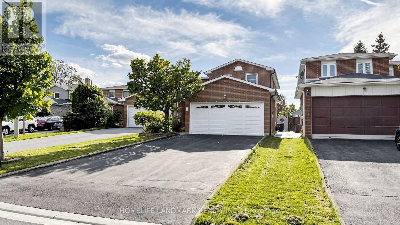 3 MONTAGUE PLACE, Toronto, Ontario
