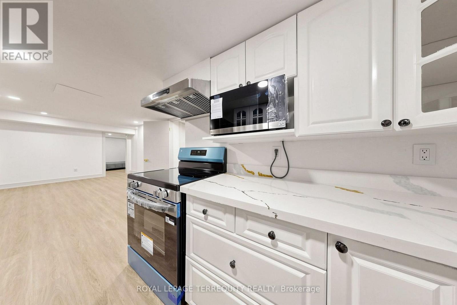 10 Roberson Drive, Ajax, Ontario  L1T 4K1 - Photo 31 - E13754144