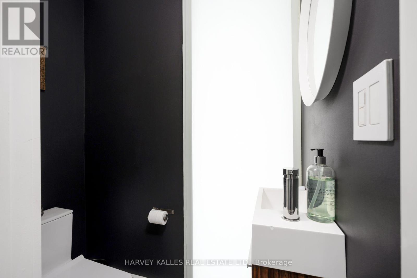 410 - 625 Queen Street E, Toronto, Ontario  M4M 1G7 - Photo 12 - E13755004