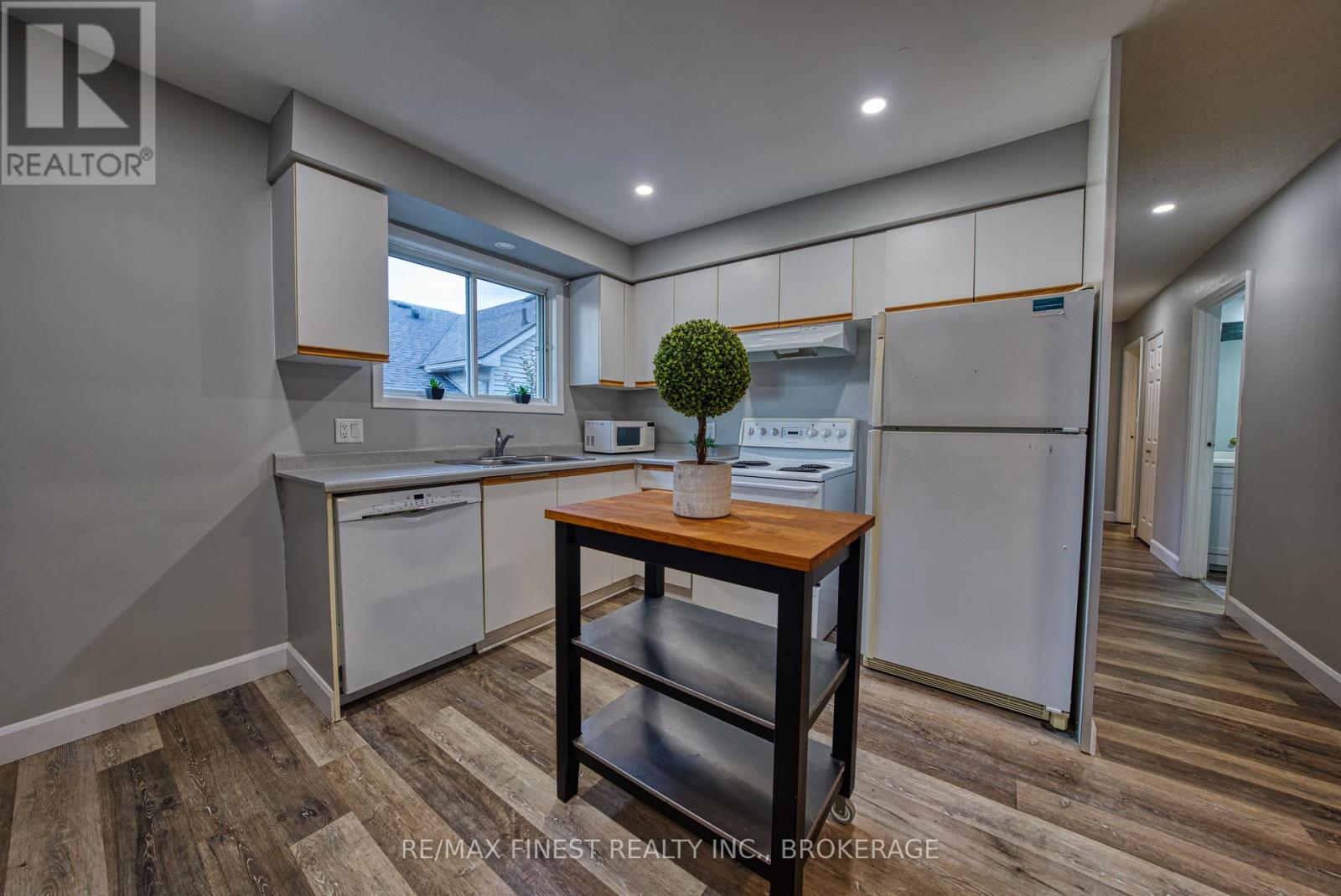 941 Warburton Crescent, Kingston, Ontario  K7M 8L1 - Photo 3 - X13755488