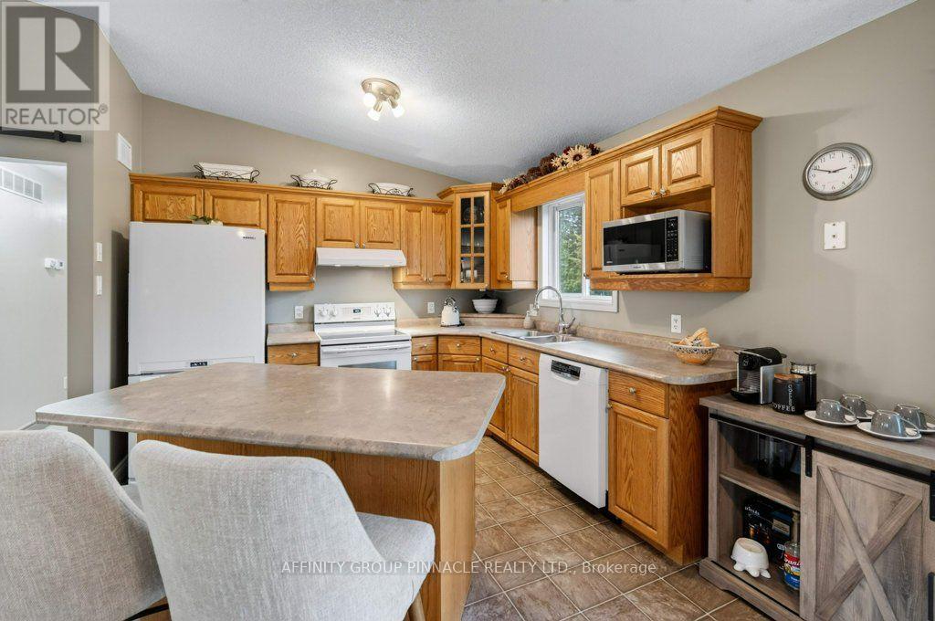 838 Traceys Hill Road, Kawartha Lakes, Ontario  K0L 2W0 - Photo 12 - X13755326