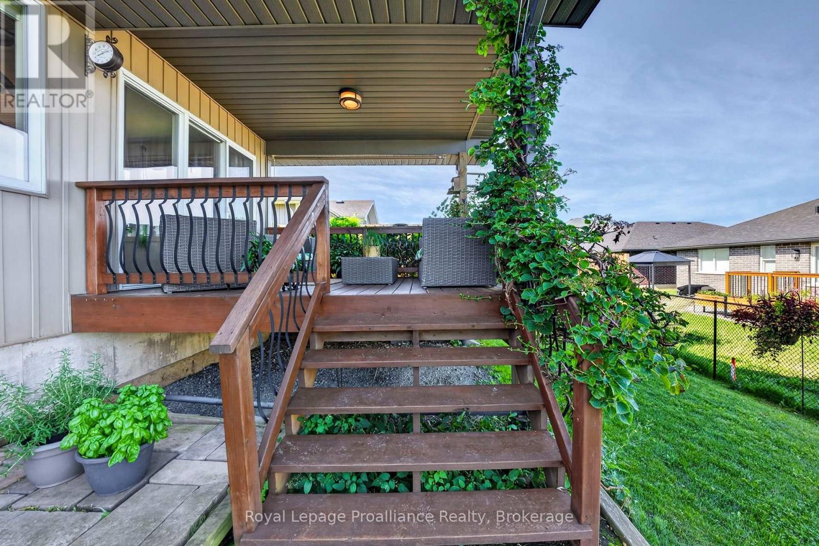 16 Butternut Court, Belleville, Ontario  K8P 0C5 - Photo 38 - X13755508