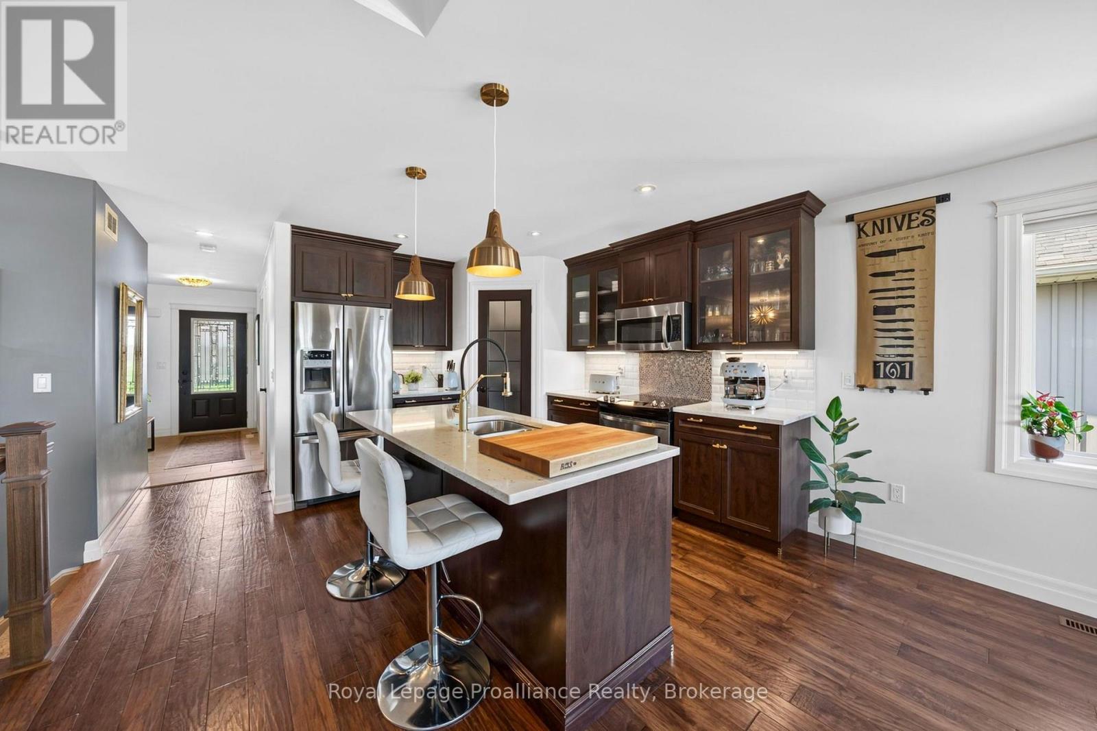 16 Butternut Court, Belleville, Ontario  K8P 0C5 - Photo 6 - X13755508