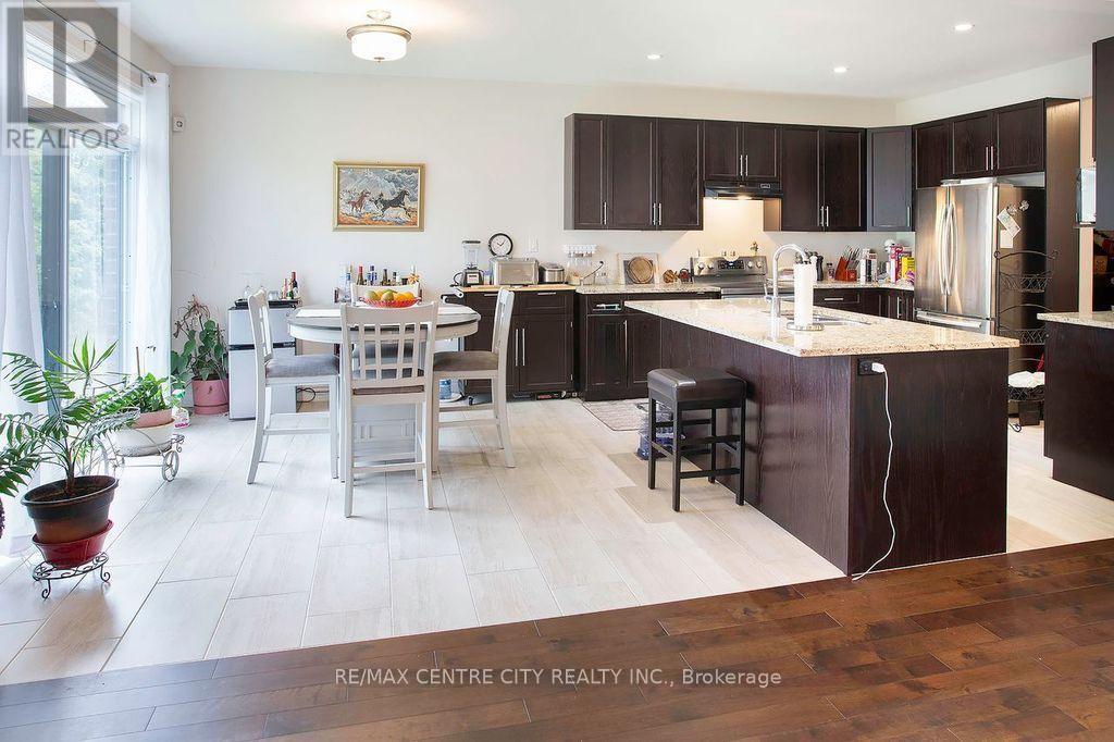 1586 Noah Bend, London North, Ontario  N6G 0T2 - Photo 11 - X13755460