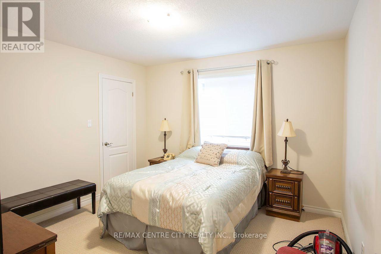 1586 Noah Bend, London North, Ontario  N6G 0T2 - Photo 28 - X13755460