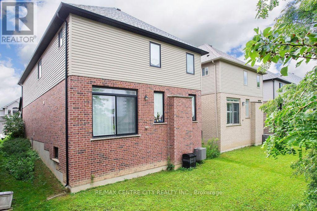 1586 Noah Bend, London North, Ontario  N6G 0T2 - Photo 39 - X13755460