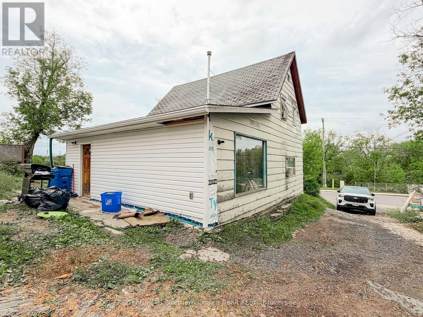 35 PARSONS STREET, Kenora, Ontario