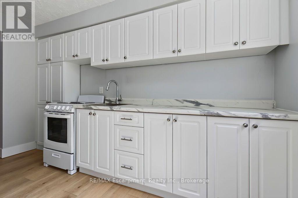 103 - 2393 New Street, Burlington, Ontario  L7R 1K1 - Photo 11 - W13755528