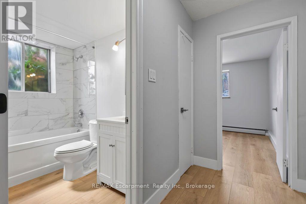 103 - 2393 New Street, Burlington, Ontario  L7R 1K1 - Photo 5 - W13755528