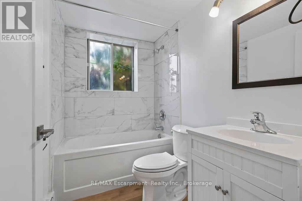 103 - 2393 New Street, Burlington, Ontario  L7R 1K1 - Photo 8 - W13755528