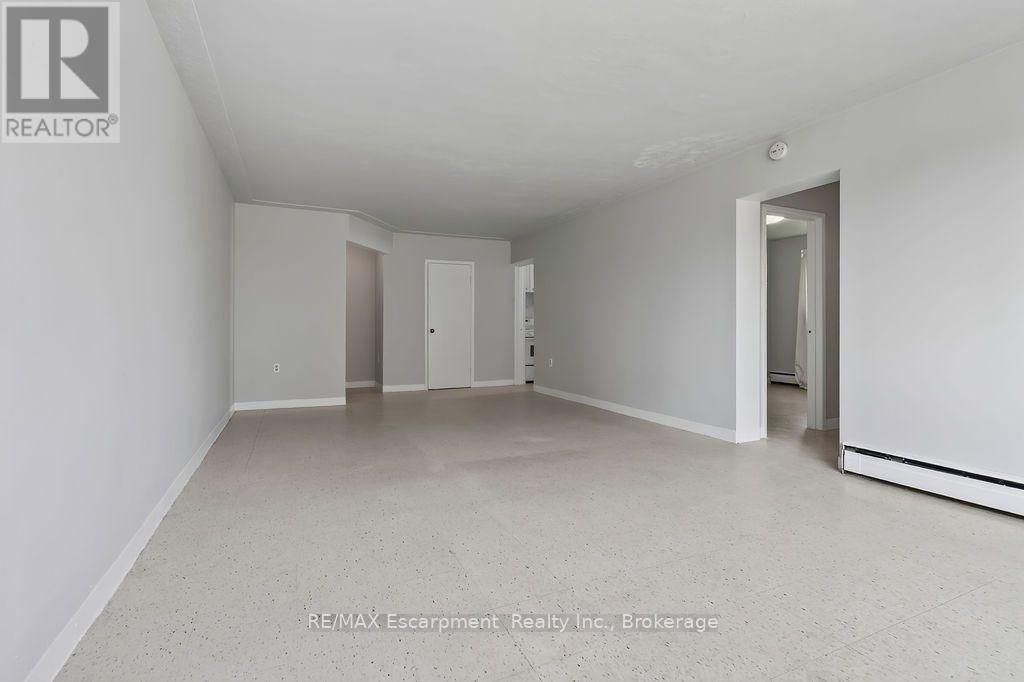 402 - 2393 New Street, Burlington, Ontario  L7R 1K1 - Photo 10 - W13755552