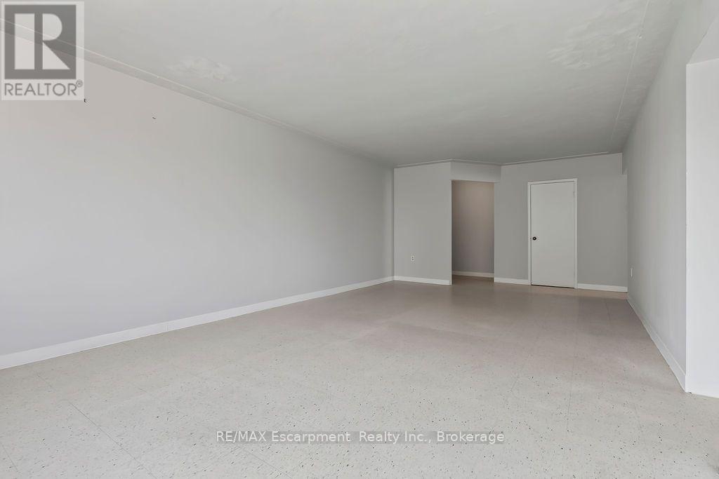 402 - 2393 New Street, Burlington, Ontario  L7R 1K1 - Photo 11 - W13755552