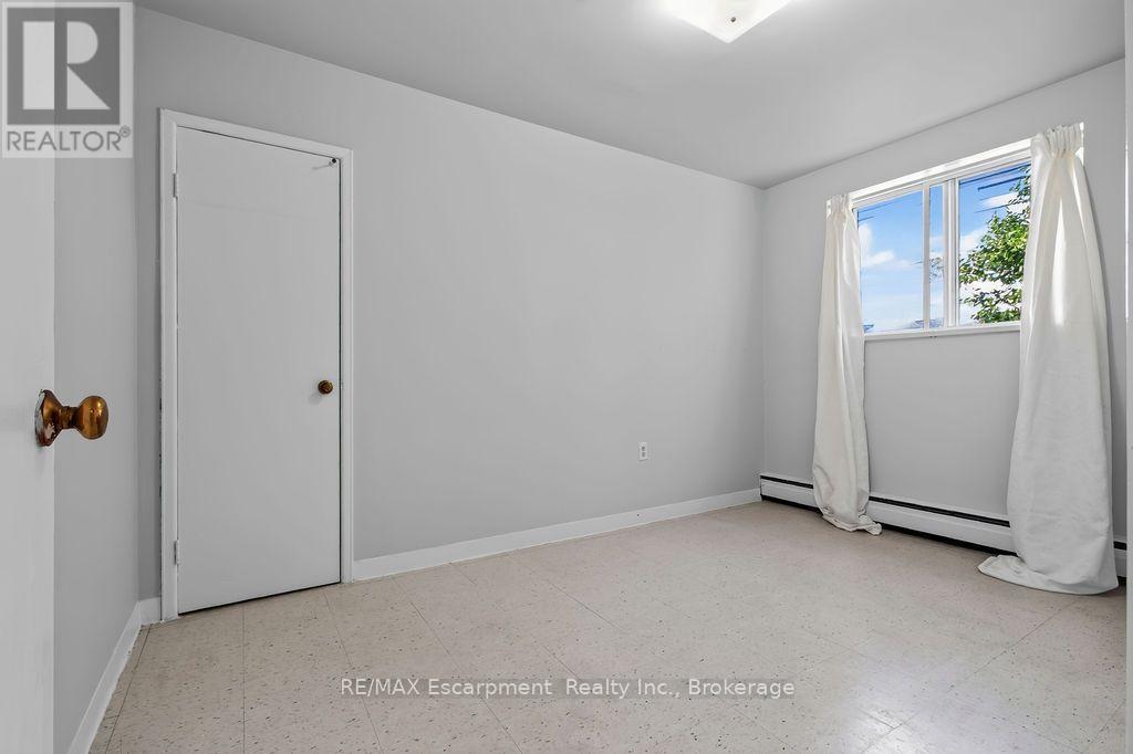 402 - 2393 New Street, Burlington, Ontario  L7R 1K1 - Photo 12 - W13755552