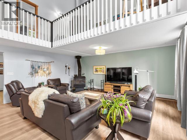 1306 ELM STREET photo 6