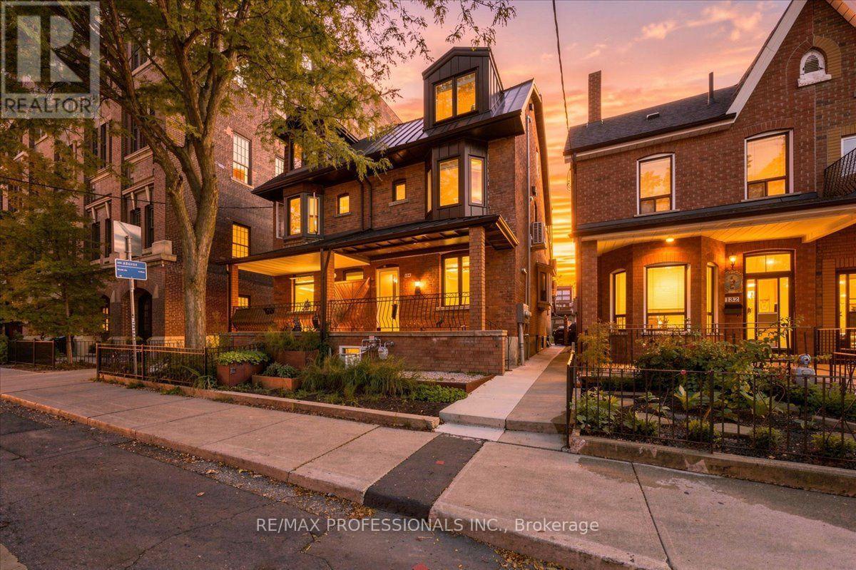 Lower - 134 Argyle Street, Toronto, Ontario  M6J 1N9 - Photo 1 - C13755302
