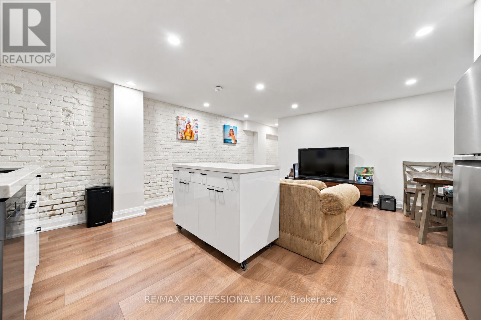 Lower - 134 Argyle Street, Toronto, Ontario  M6J 1N9 - Photo 10 - C13755302