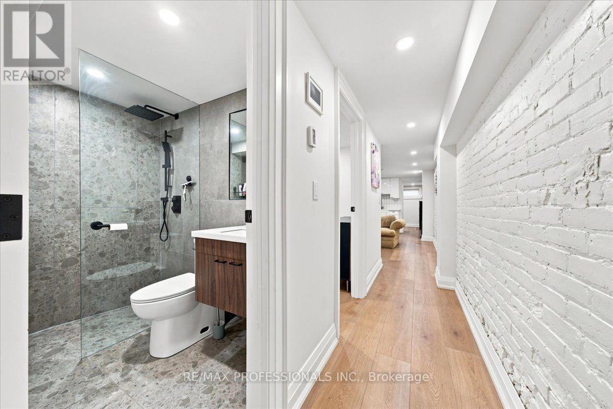 Lower - 134 Argyle Street, Toronto, Ontario  M6J 1N9 - Photo 13 - C13755302