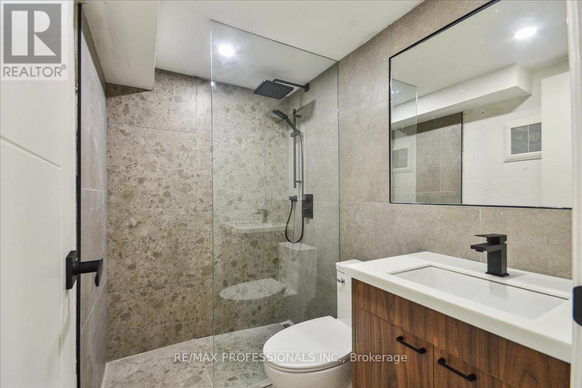 Lower - 134 Argyle Street, Toronto, Ontario  M6J 1N9 - Photo 14 - C13755302