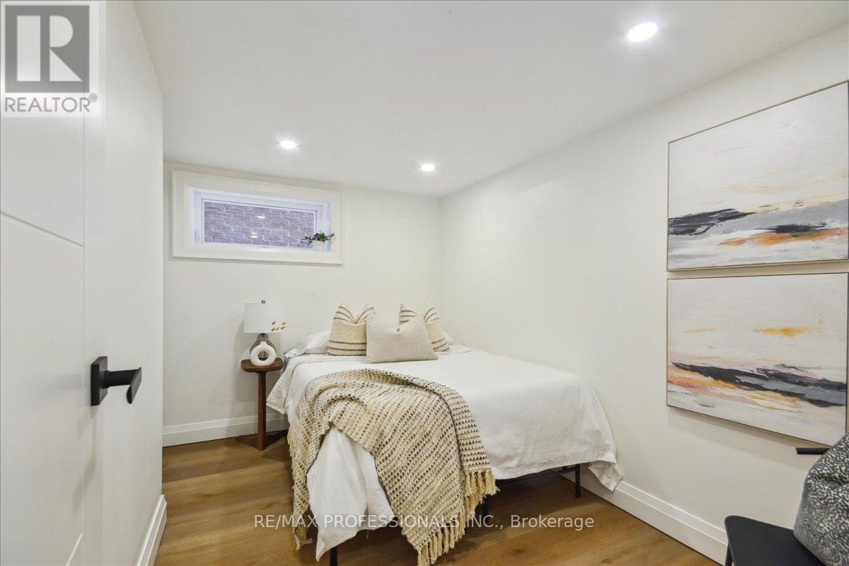 Lower - 134 Argyle Street, Toronto, Ontario  M6J 1N9 - Photo 17 - C13755302