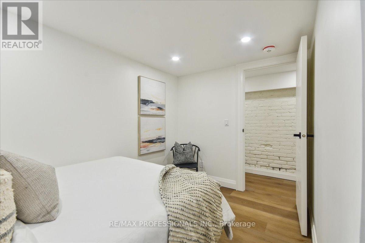 Lower - 134 Argyle Street, Toronto, Ontario  M6J 1N9 - Photo 19 - C13755302
