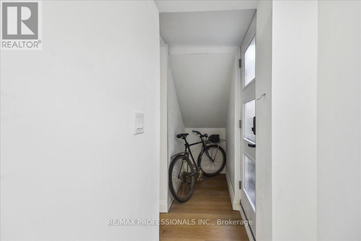 Lower - 134 Argyle Street, Toronto, Ontario  M6J 1N9 - Photo 4 - C13755302